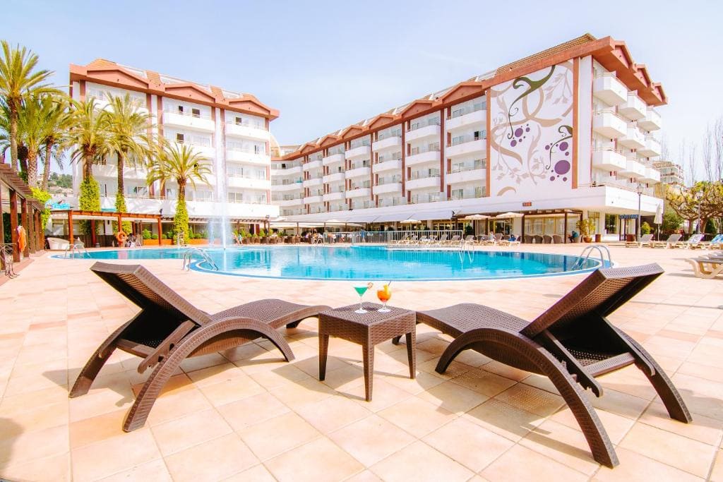 Holidays to Costa Brava - 4 star Alegria Florida Park Hotel 1