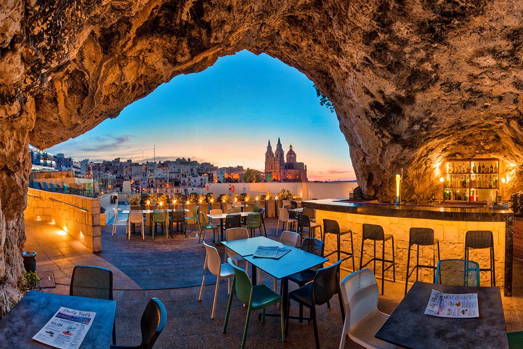 Holidays to Malta - Pergola Hotel Malta with Cave Bar 2