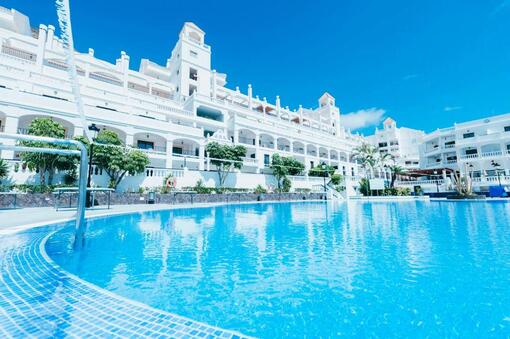 Holidays to Tenerife - 4 Star Hollywood Mirage, Tenerife