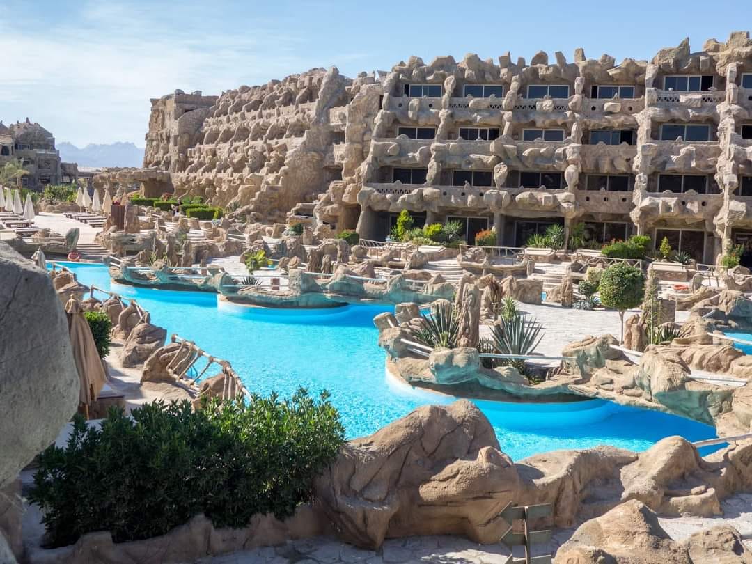 Egypt Holidays - 5 star Caves Beach Resort, Hurghada, Egypt 1