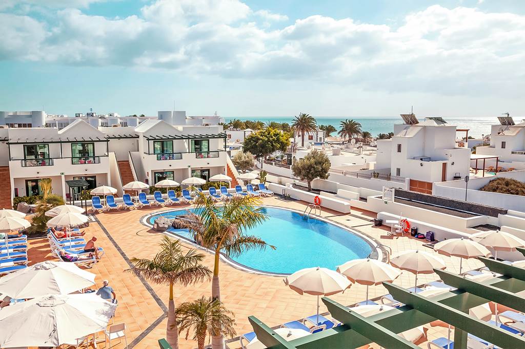 Puerto del Carmen Package Holidays - 4 Star Pocillos Playa, Lanzarote 1