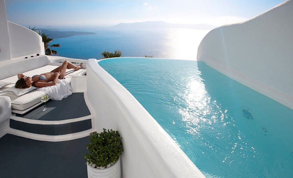 Holidays to Santorini - 4 Star Dana Villas Infinity Suites 1