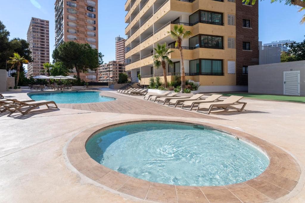 2 Star Halley Hotel & Apartments - Benidorm - Costa Blanca 1