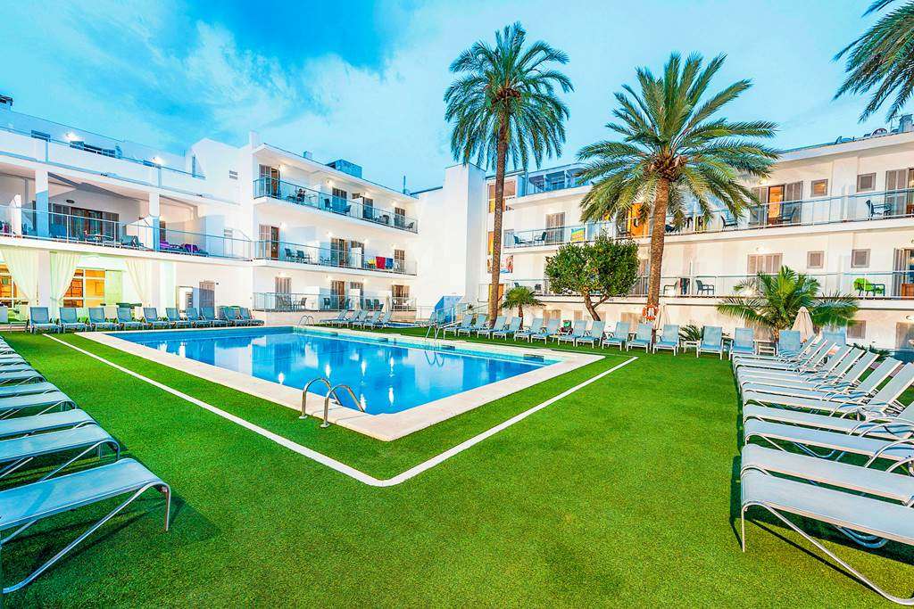 4 Star Alcudia Hotel - Puerto de Alcudia - Majorca 1