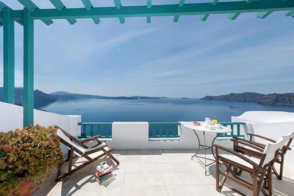 4 Star Strogili Hotel - Kamari - Santorini 1